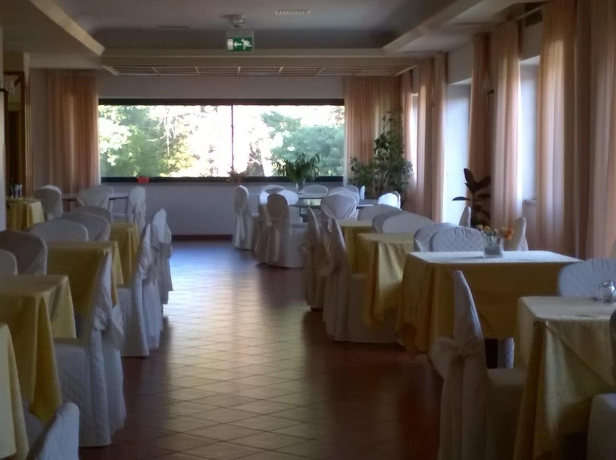 Hotel Du Parc Atri Buitenkant foto