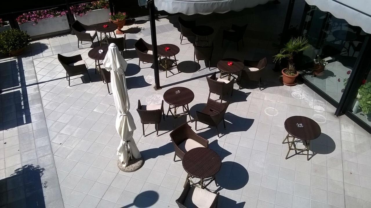 Hotel Du Parc Atri Buitenkant foto
