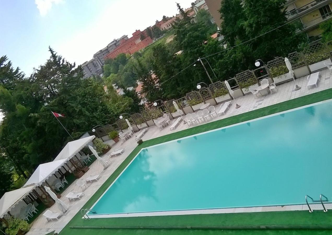 Hotel Du Parc Atri Buitenkant foto