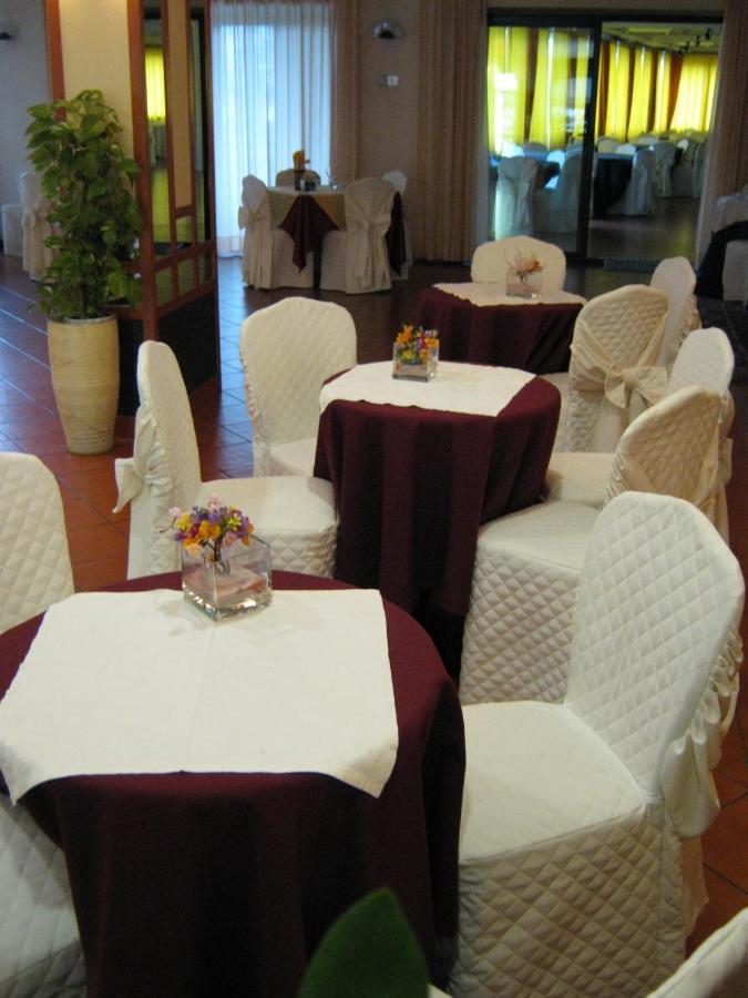 Hotel Du Parc Atri Buitenkant foto