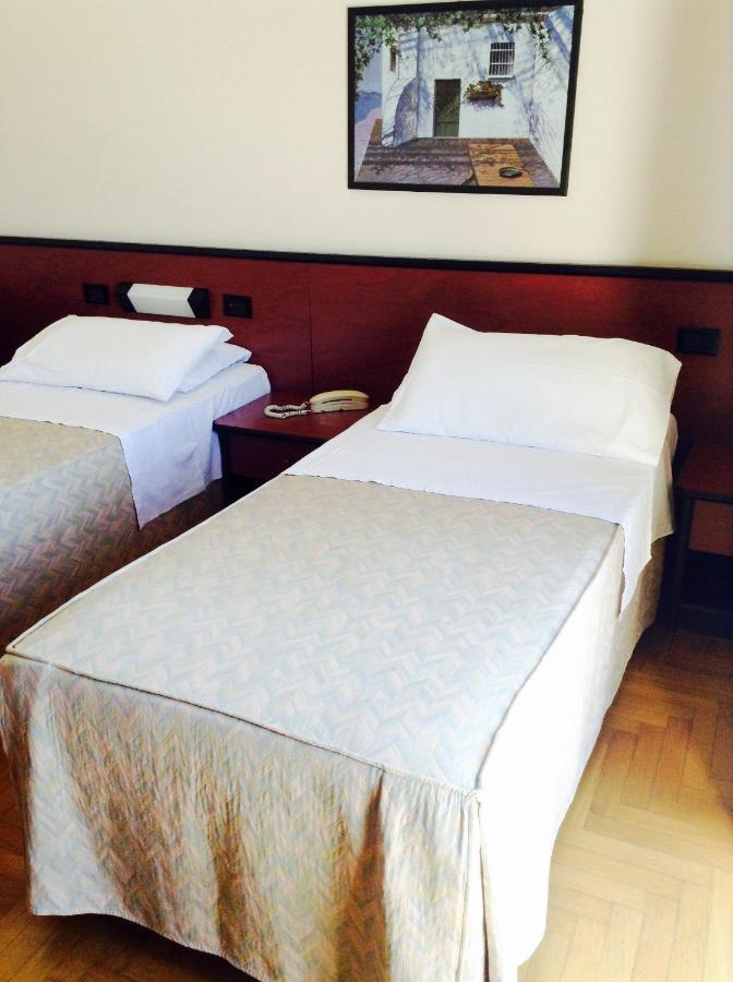 Hotel Du Parc Atri Buitenkant foto