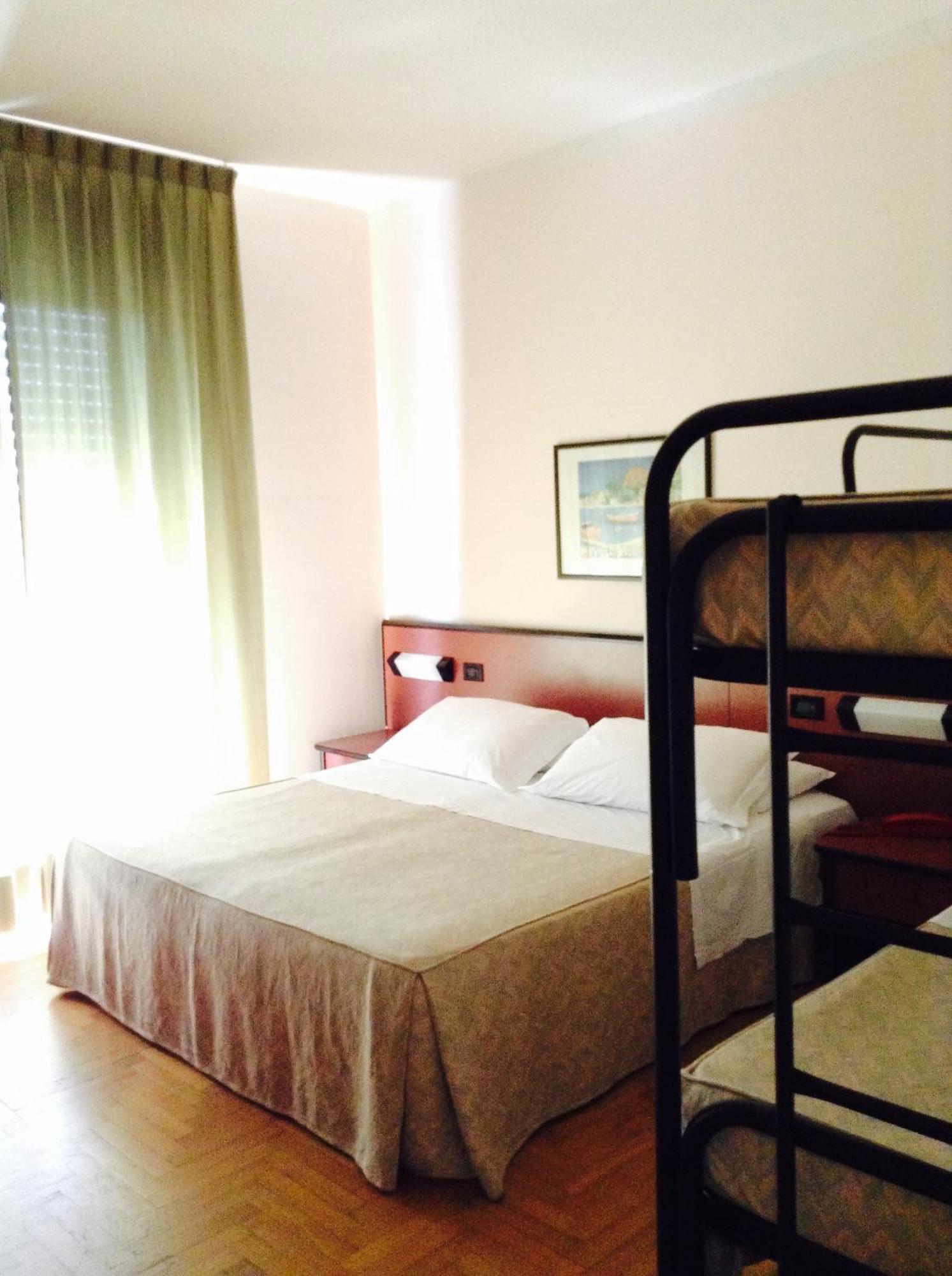 Hotel Du Parc Atri Buitenkant foto