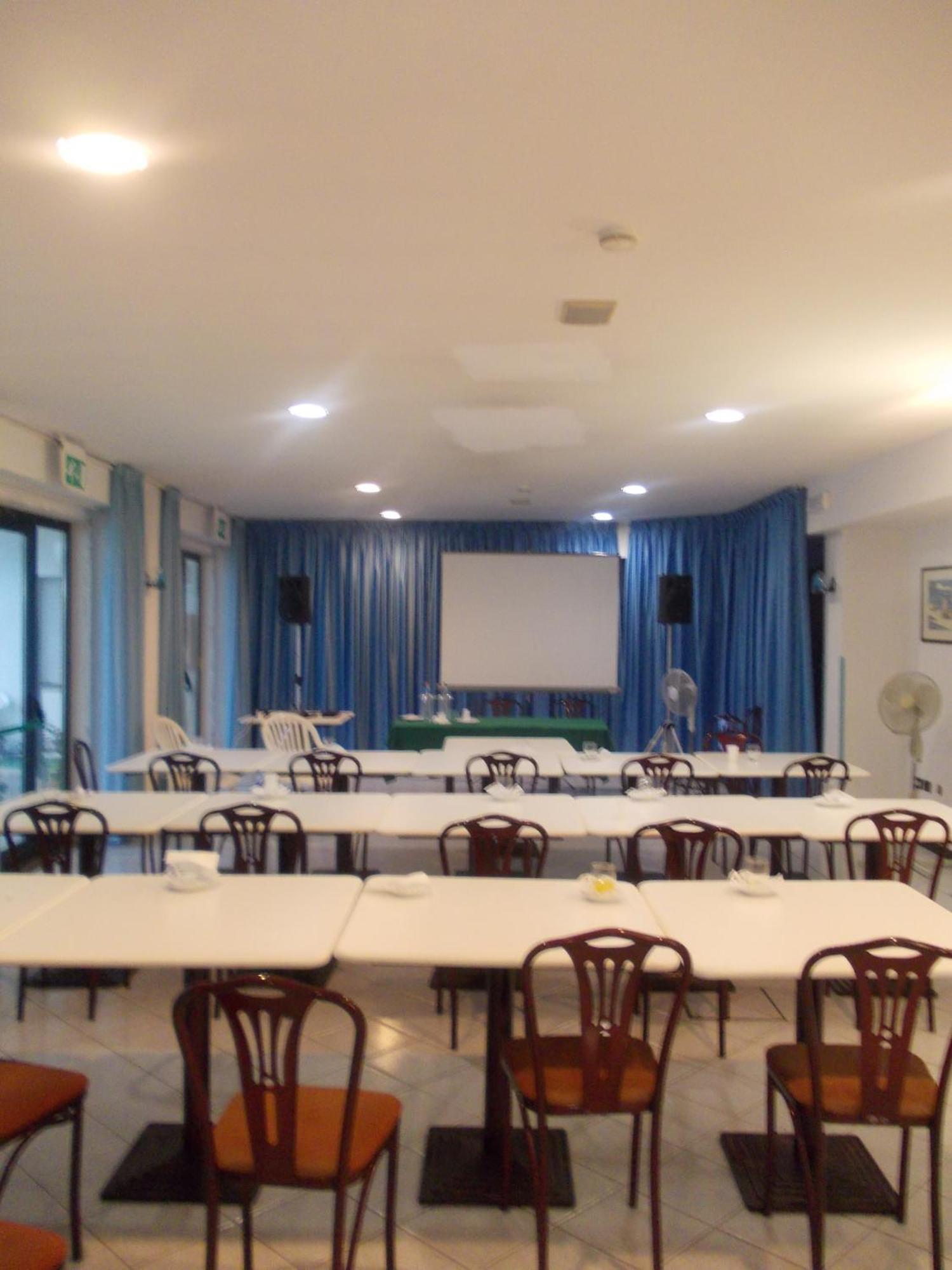 Hotel Du Parc Atri Buitenkant foto