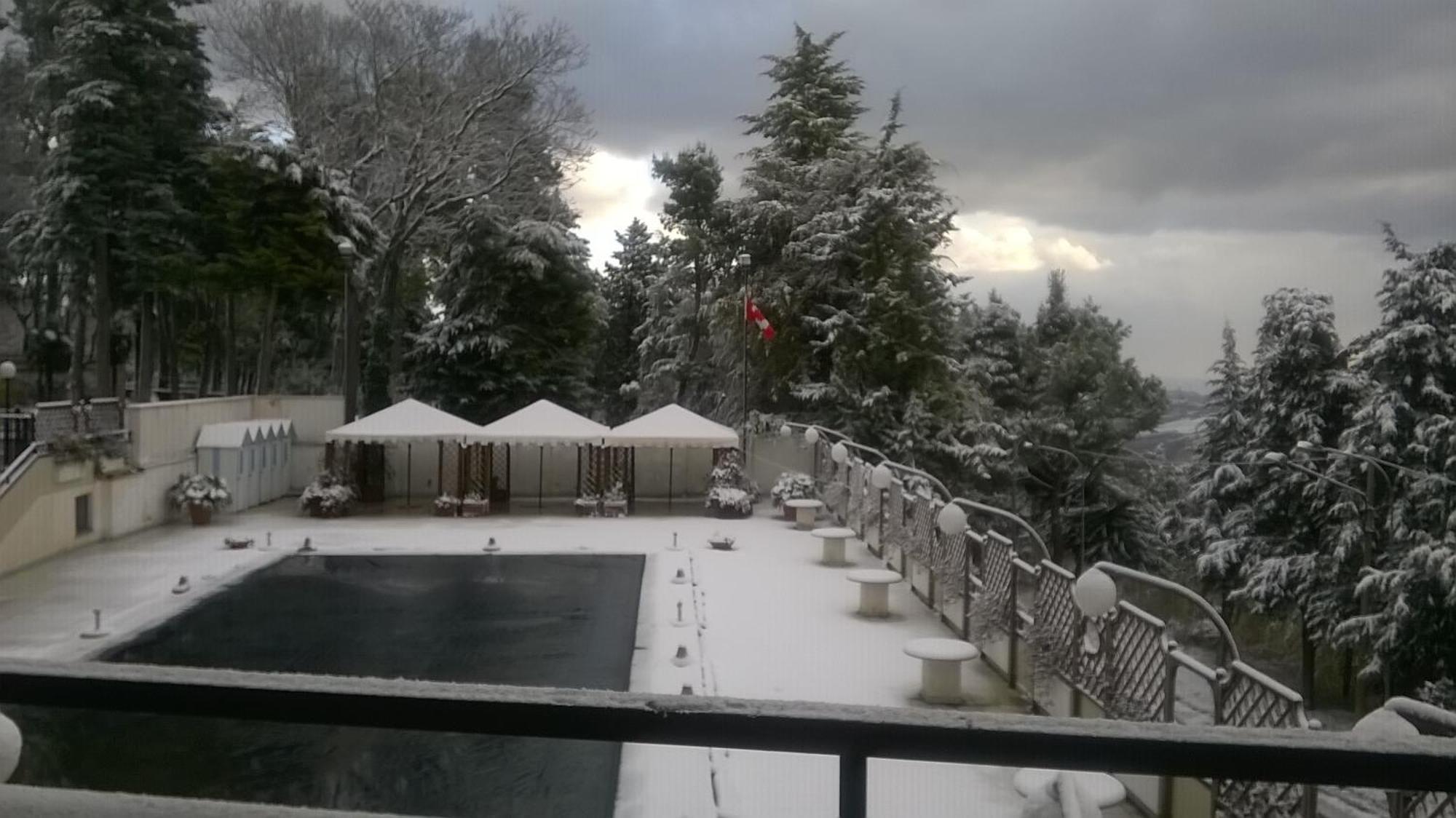 Hotel Du Parc Atri Buitenkant foto